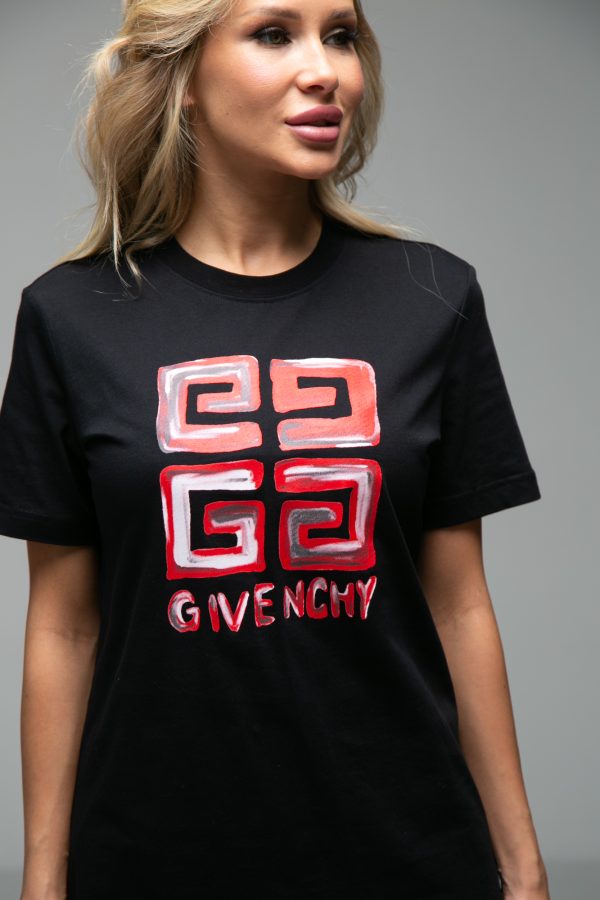 Футболка GIVENCHY